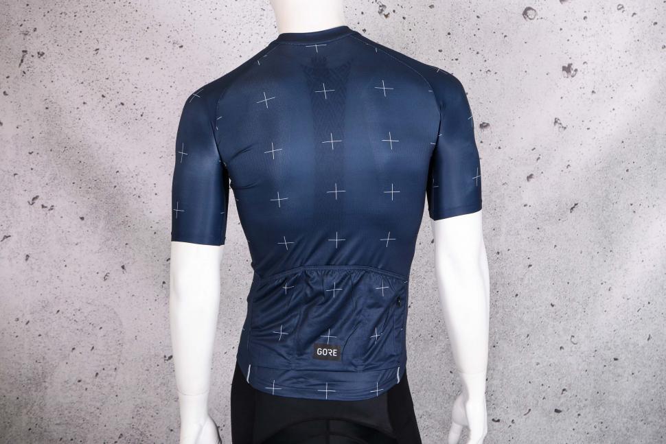 2022 Gore Daily Jersey Mens - back.jpg