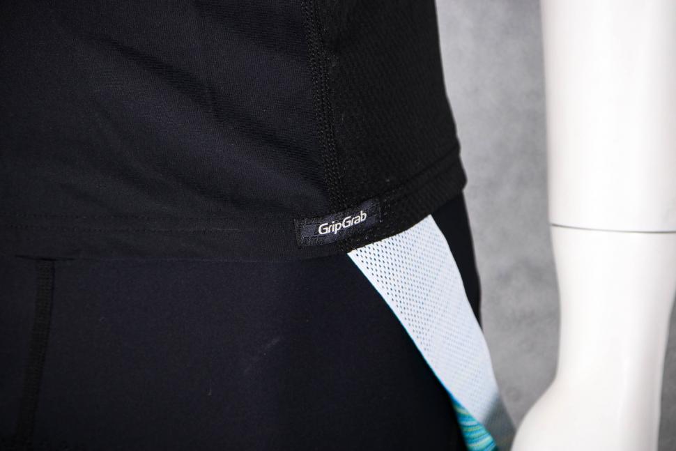 2022 GripGrab WindBreaking Thermal Short Sleeve Base Layer - logo.jpg