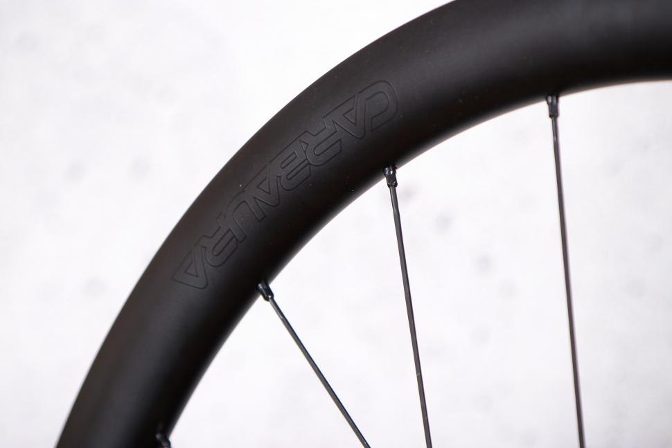 2022 Halo Carbaura RCD 35mm Wheelset - rim detail 2.jpg