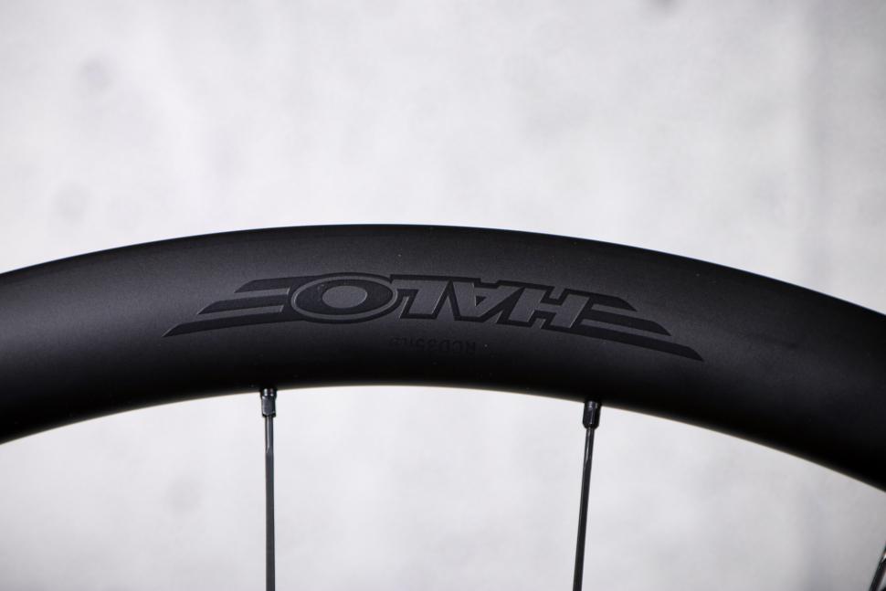 2022 Halo Carbaura RCD 35mm Wheelset - rim detail.jpg