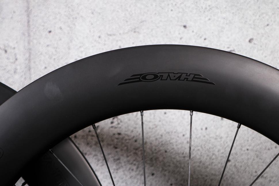2022 Halo Carbaura RCD 80mm Wheelset - rim logo.jpg