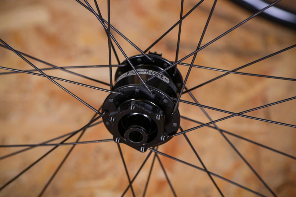 2022 Halo White Line Disc 700c Dyno Wheelset - dyno hub 1.jpg