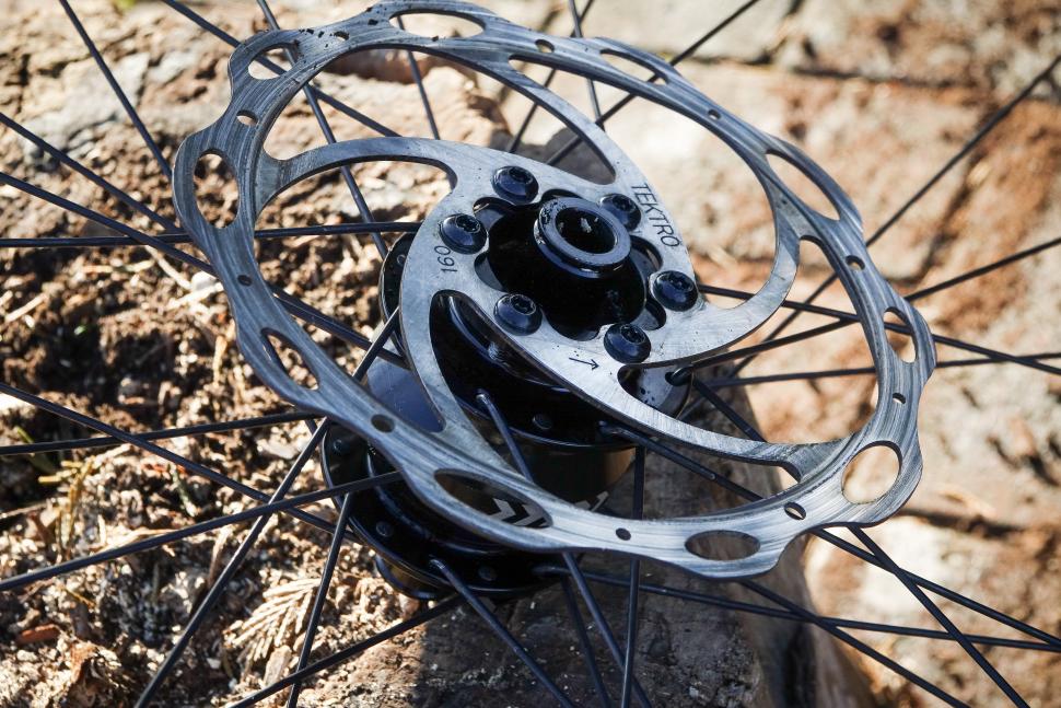 2022 Halo White Line Dyno Disc front wheel -5.jpg