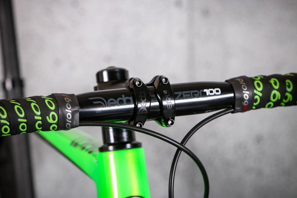 2022 Handsling CEXevo SRAM Force AXS - bars 2.jpg