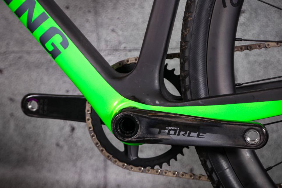 2022 Handsling CEXevo SRAM Force AXS - bottom bracket.jpg