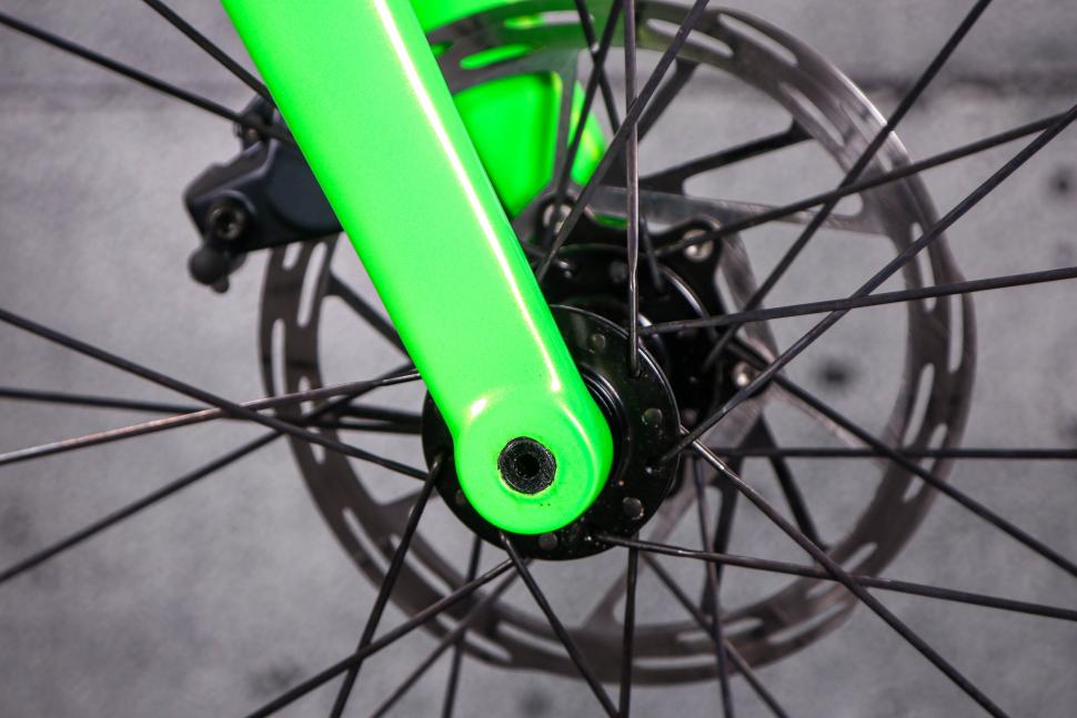 2022 Handsling CEXevo SRAM Force AXS - fork detail.jpg