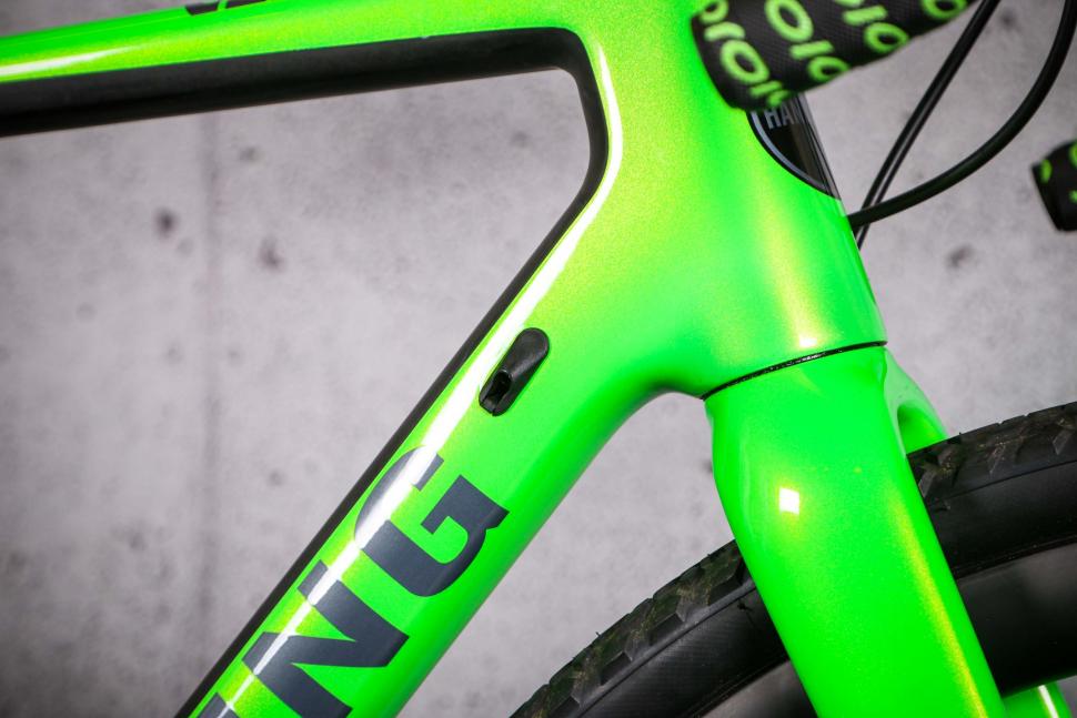 2022 Handsling CEXevo SRAM Force AXS - frame detail.jpg