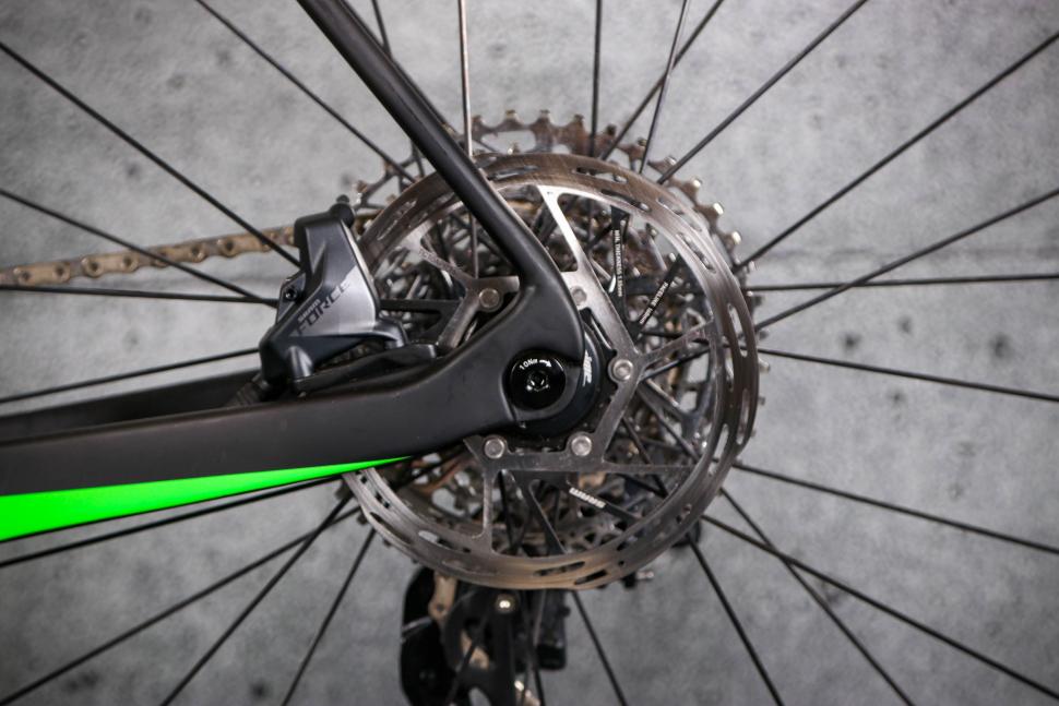 2022 Handsling CEXevo SRAM Force AXS - rear disc brake.jpg