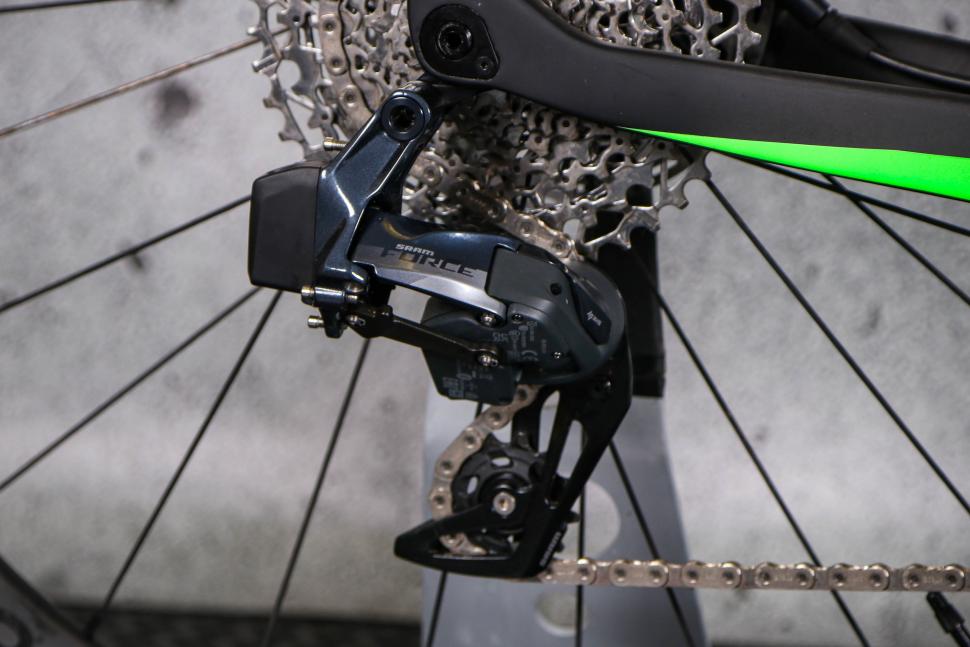 2022 Handsling CEXevo SRAM Force AXS - rear mech.jpg