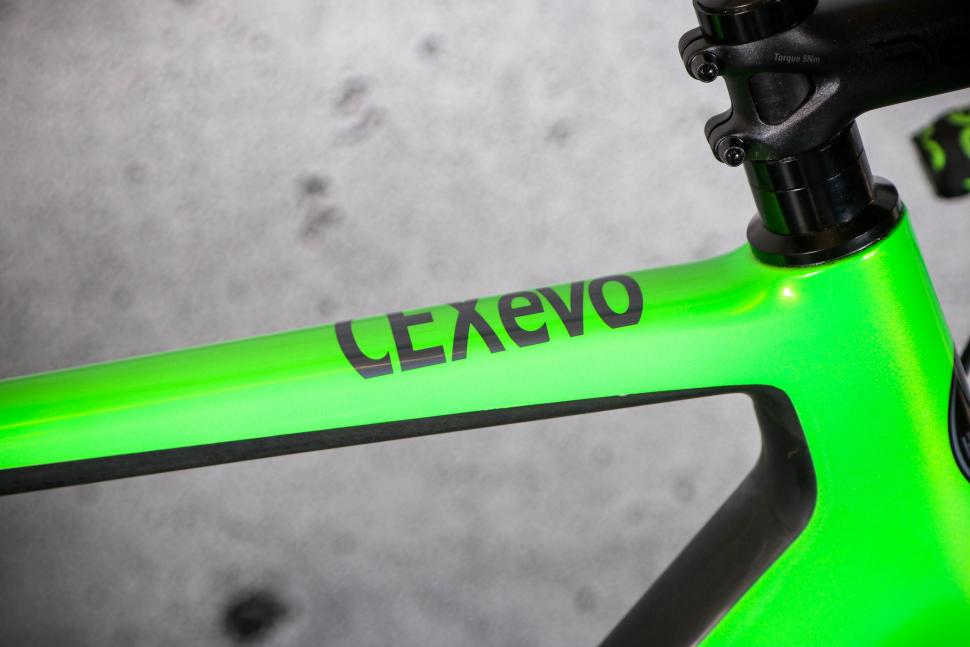 2022 Handsling CEXevo SRAM Force AXS - top tube decal.jpg