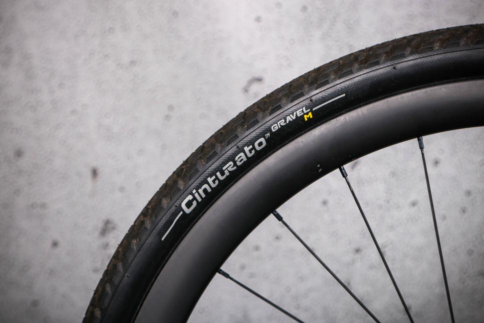 2022 Handsling CEXevo SRAM Force AXS - tyre.jpg