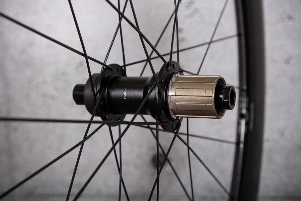 2022 HED Vanquish RC6 Performance wheel set - rear hub.jpg