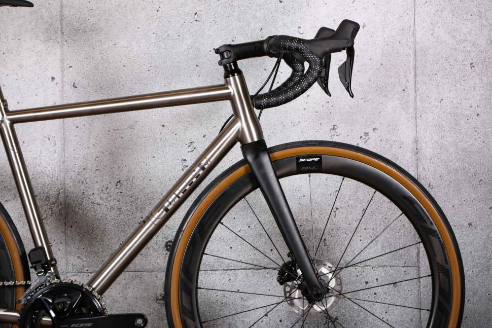 2022 J Guillem Major Shimano 105 Di2 - front.jpg