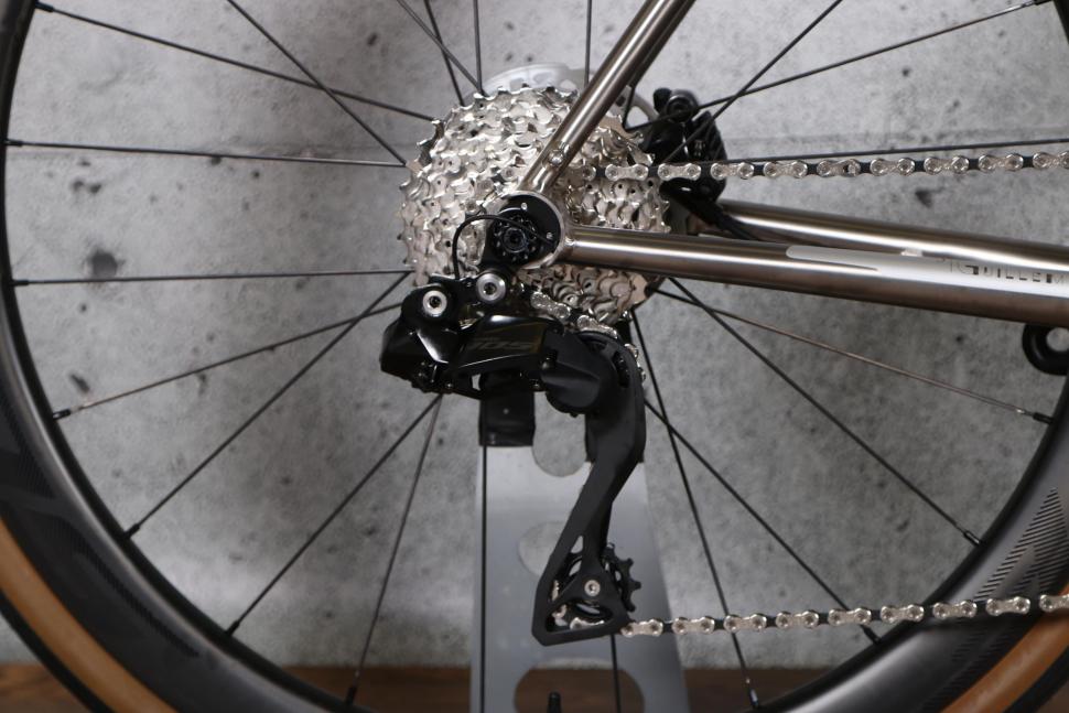 2022 J Guillem Major Shimano 105 Di2 - rear mech.jpg