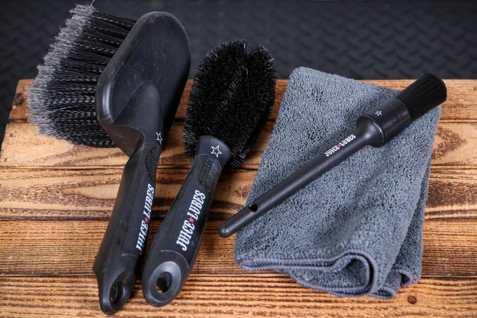 2022 Juice Lubes 3 x Brush and Cloth Pack Mixed Bundle - 2.jpg