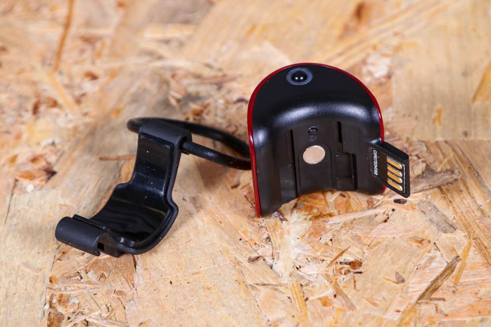2022 Knog Cobber Lil Light Twinpack - mount removed.jpg