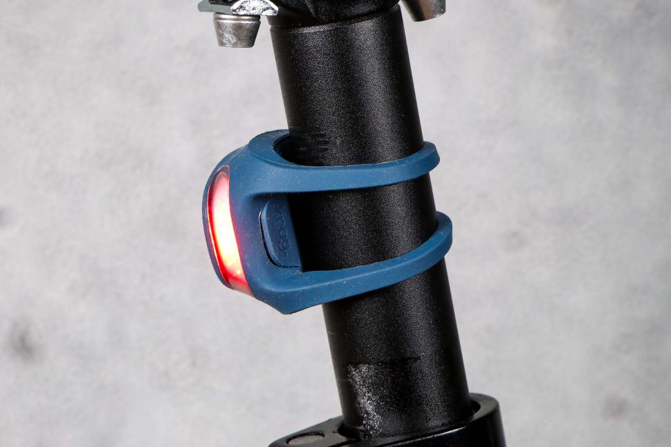 2022 Knog Frog V3 Light Twinpack - rear.jpg