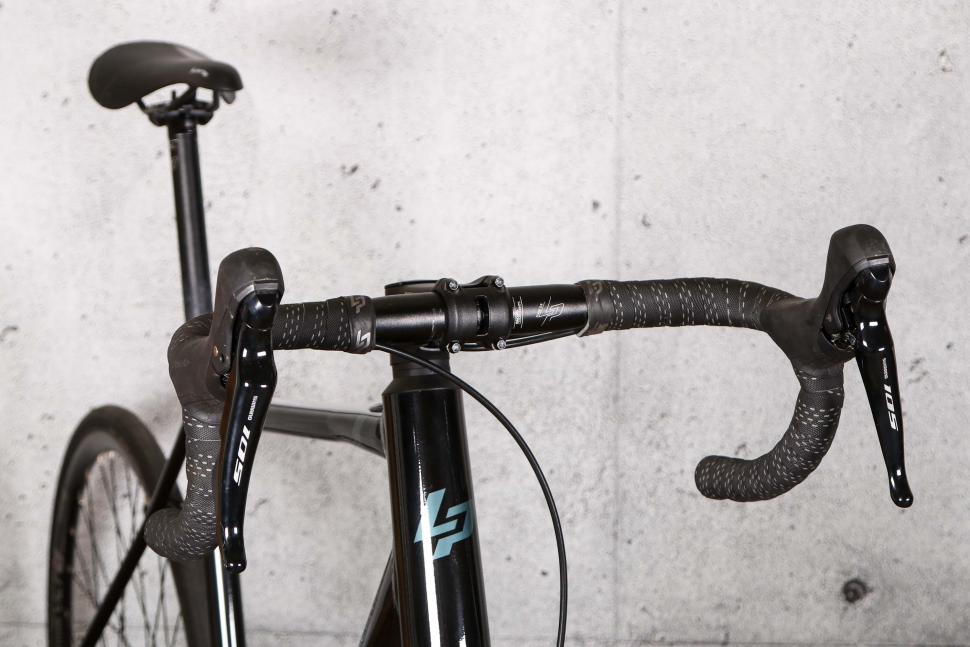 2022 Lapierre e-Sensium 5.2 - bars 1.jpg
