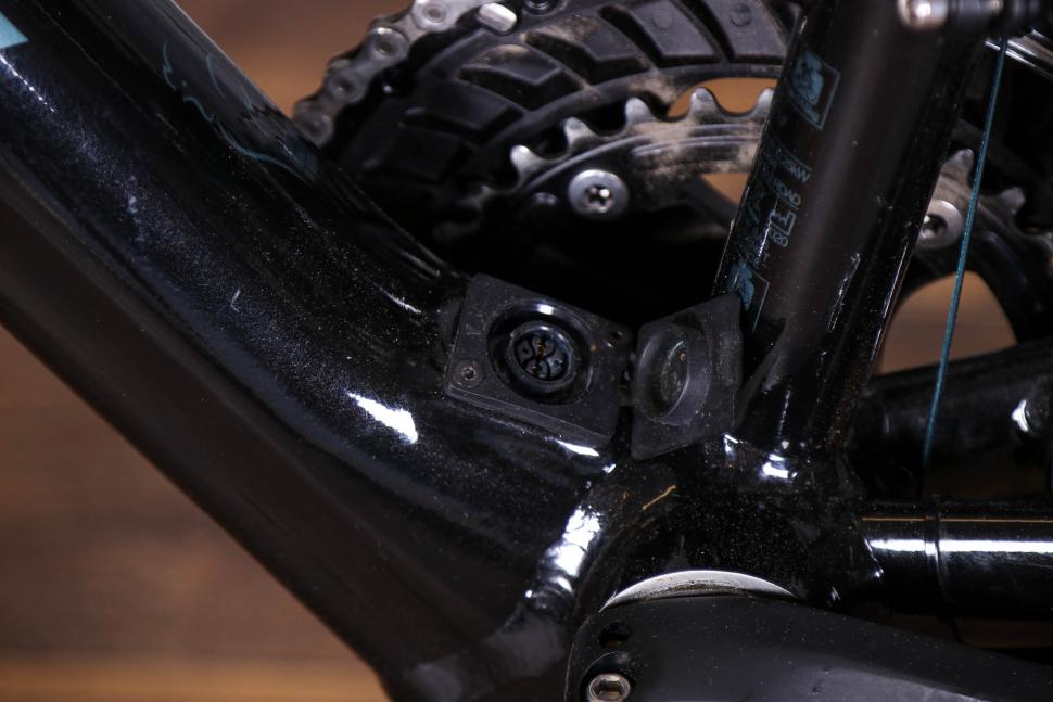 2022 Lapierre e-Sensium 5.2 - charger port.jpg