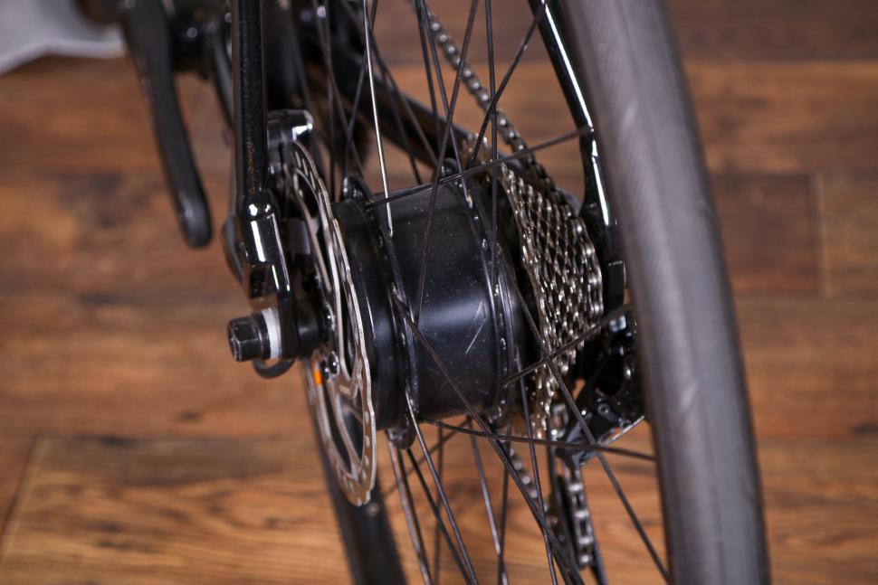 2022 Lapierre e-Sensium 5.2 - rear hub motor 1.jpg