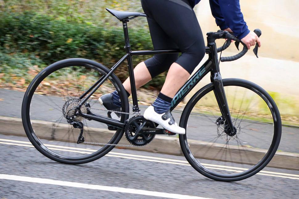 2022 Lapierre e-Sensium 5.2 - riding 3.jpg