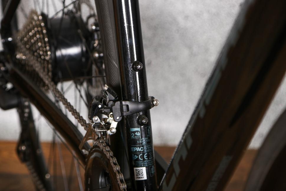 2022 Lapierre e-Sensium 5.2 - seat tube bosses.jpg