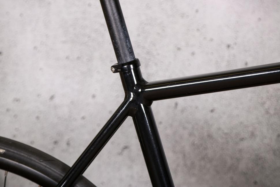 2022 Lapierre e-Sensium 5.2 - seat tube junction.jpg