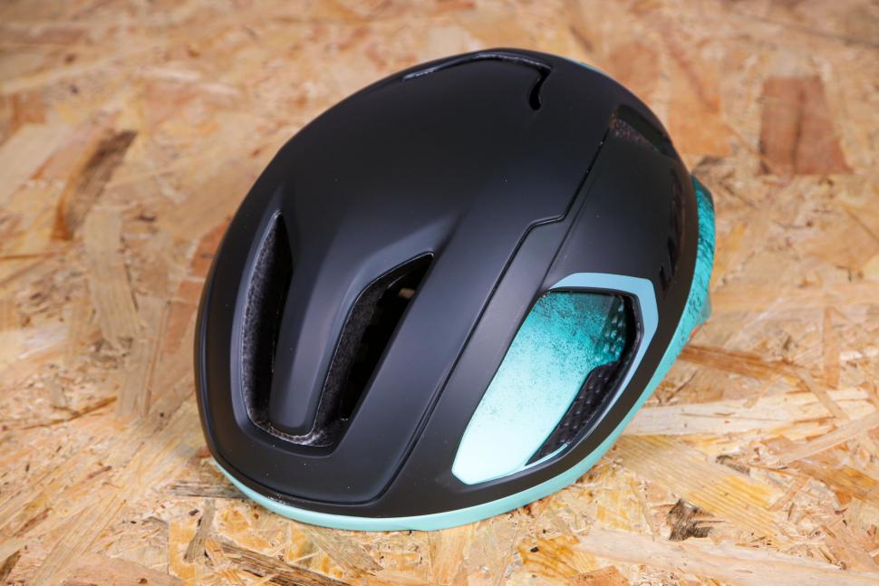 2022 Lazer Vento KinetiCore helmet - front angle.jpg