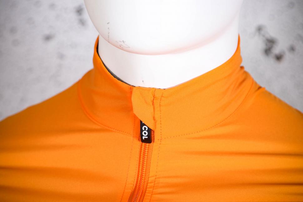 2022 Le Col Pro Wind Jacket - collar.jpg