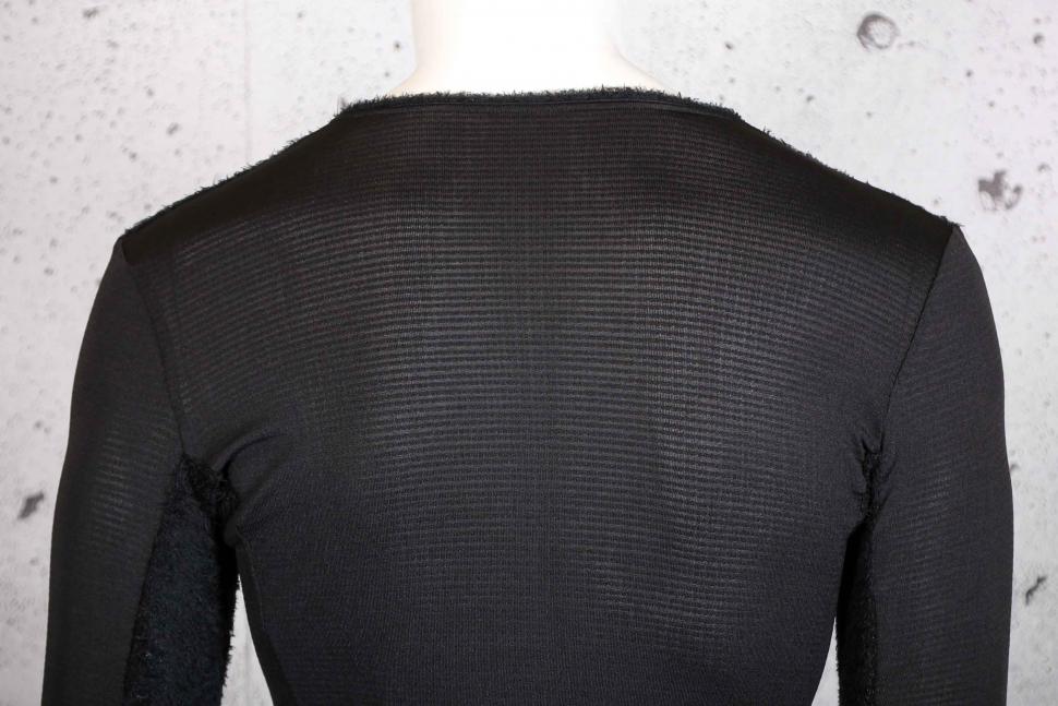2022 Le Col Winter Long Sleeve Base Layer - shoulders.jpg