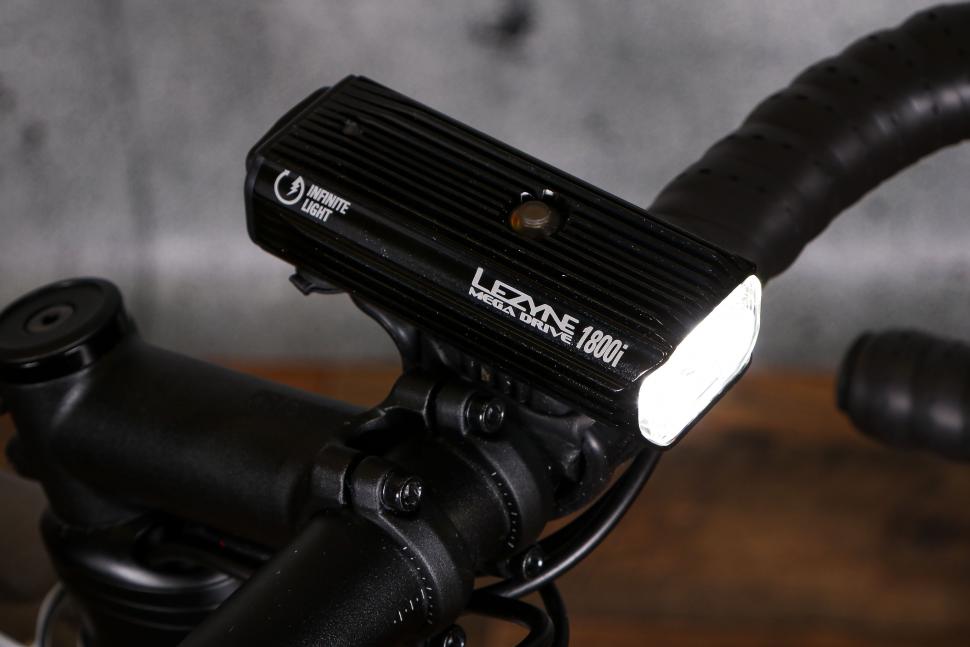 2022 Lezyne Mega Drive 1800i front light 2.jpg