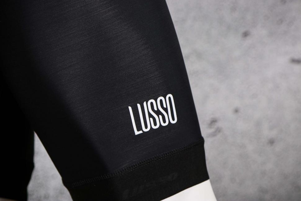2022 Lusso Primary Bib Shorts - cuff.jpg