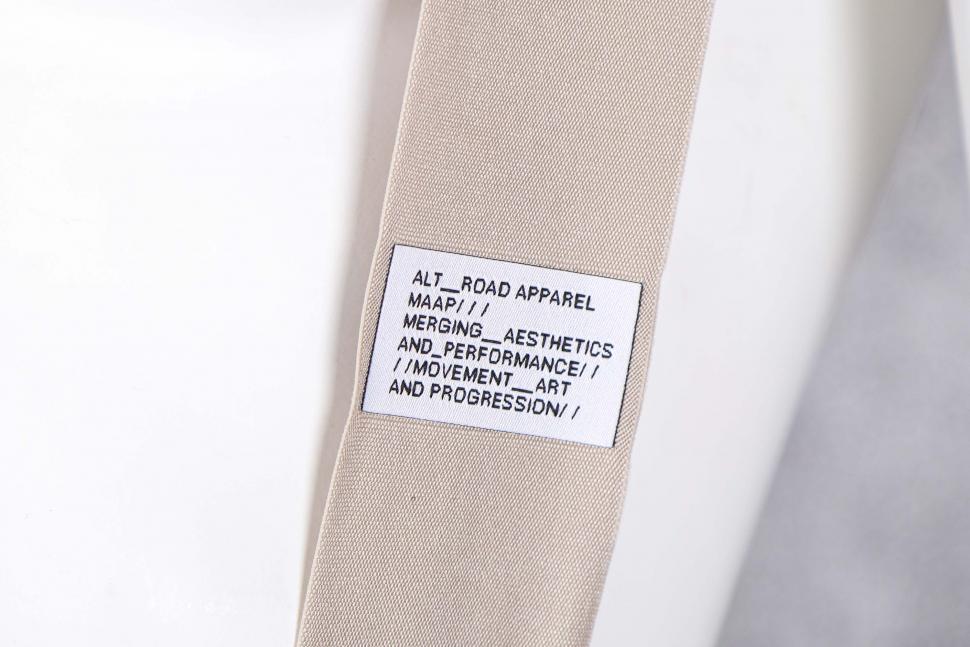 2022 MAAP Alt_Road Cargo Bib - strap detail.jpg
