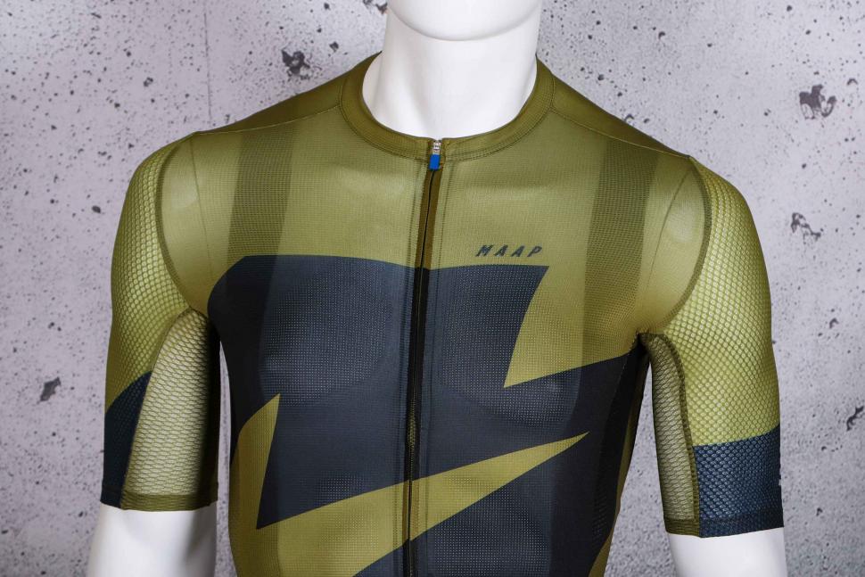 2022 MAAP Evolve Pro Air Jersey - chest.jpg