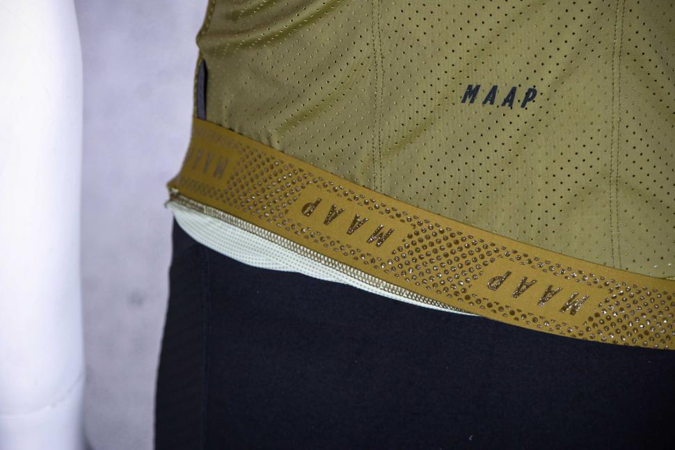 2022 MAAP Evolve Pro Air Jersey - gripper.jpg