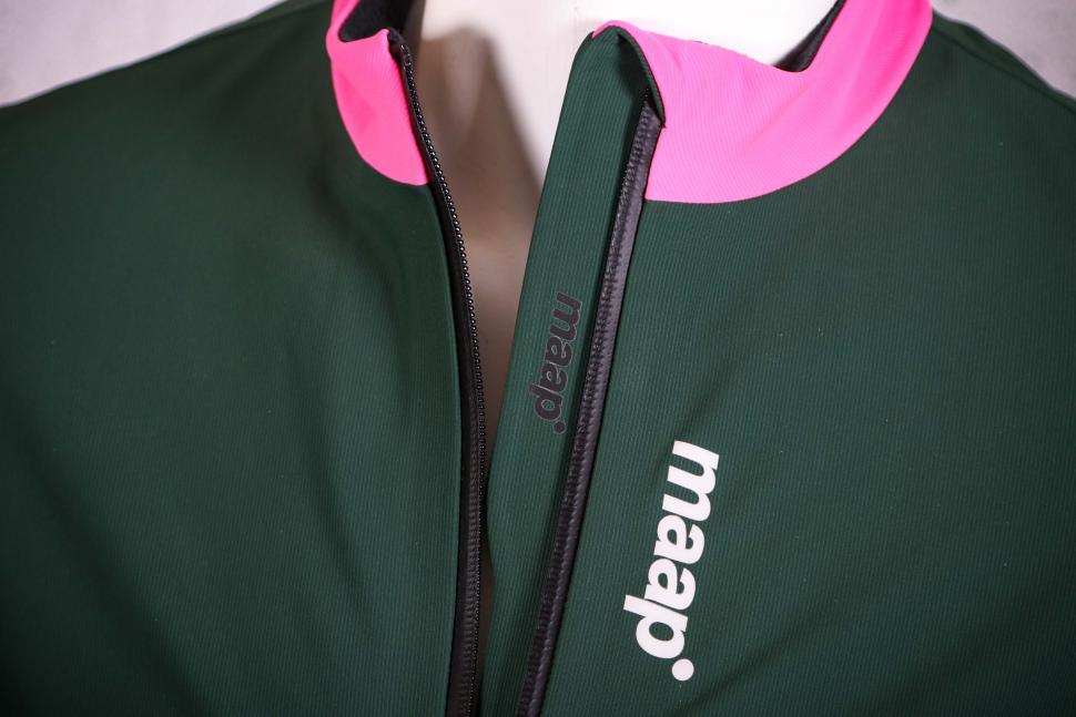 2022 MAAP Training Winter Jacket - zip detail.jpg