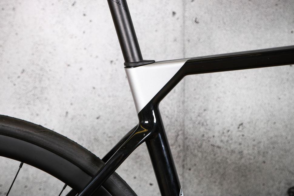2022 Merida Scultura Limited - seat tube junction.jpg