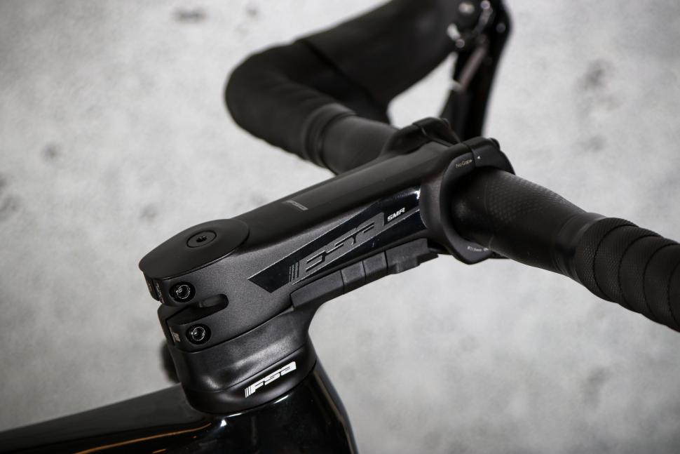 2022 Merida Scultura Limited - stem.jpg