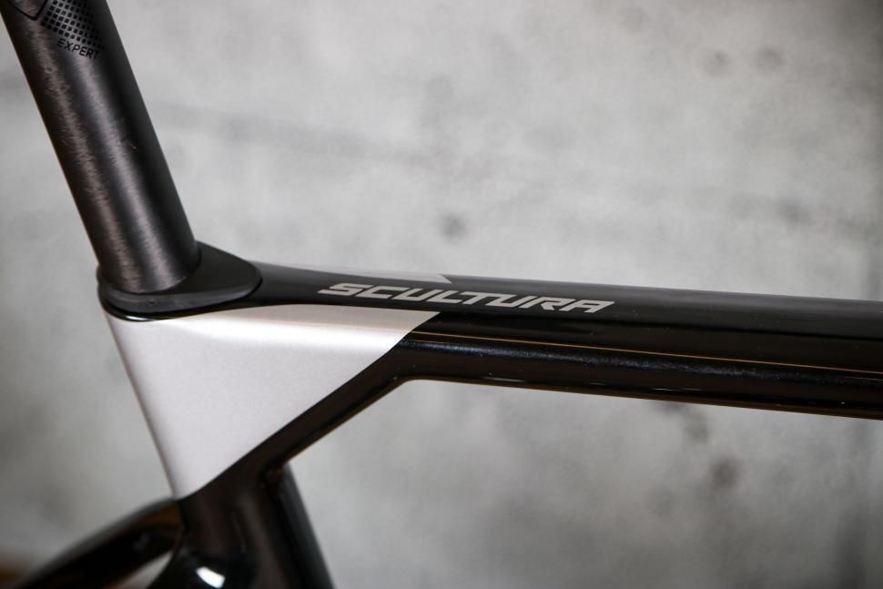 2022 Merida Scultura Limited - top tube.jpg