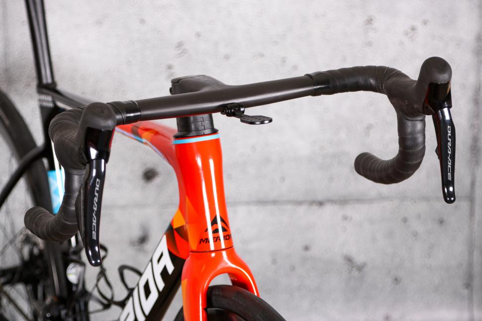 2022 Merida Scultura Team - bars 1.jpg