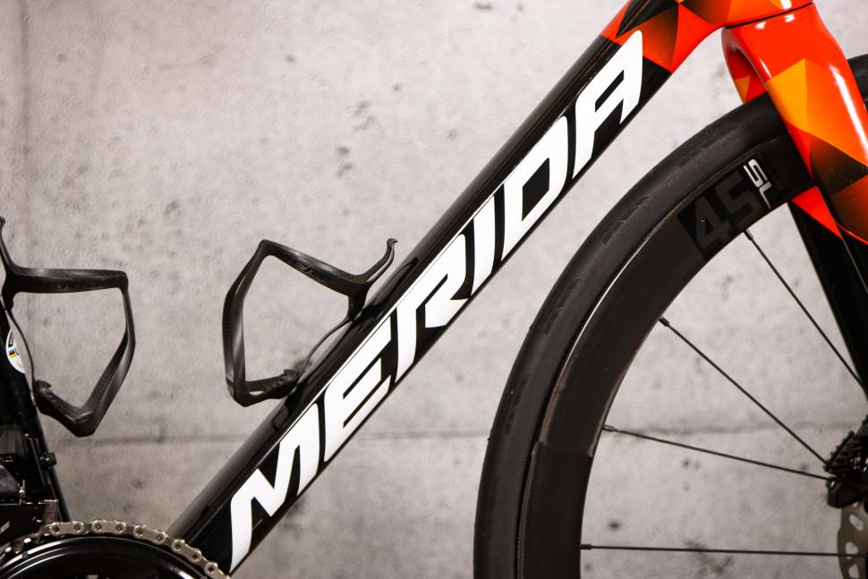 2022 Merida Scultura Team - down tube.jpg