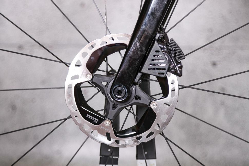 2022 Merida Scultura Team - front disc brake.jpg