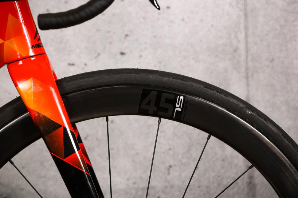 2022 Merida Scultura Team - rim.jpg