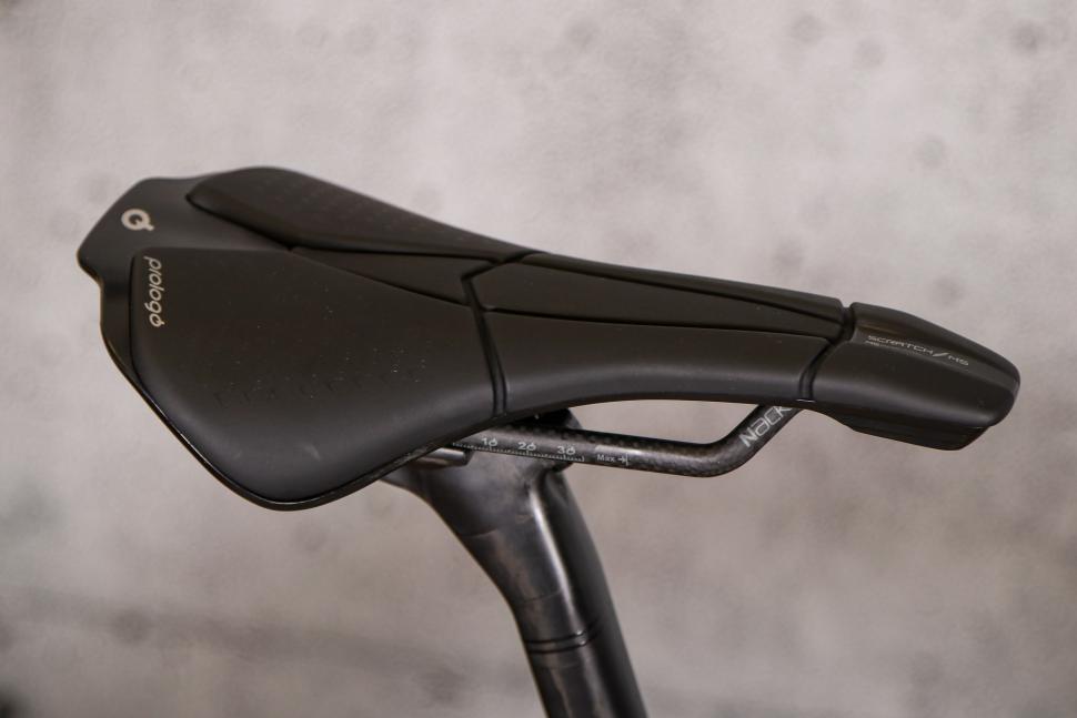 2022 Merida Scultura Team - saddle.jpg