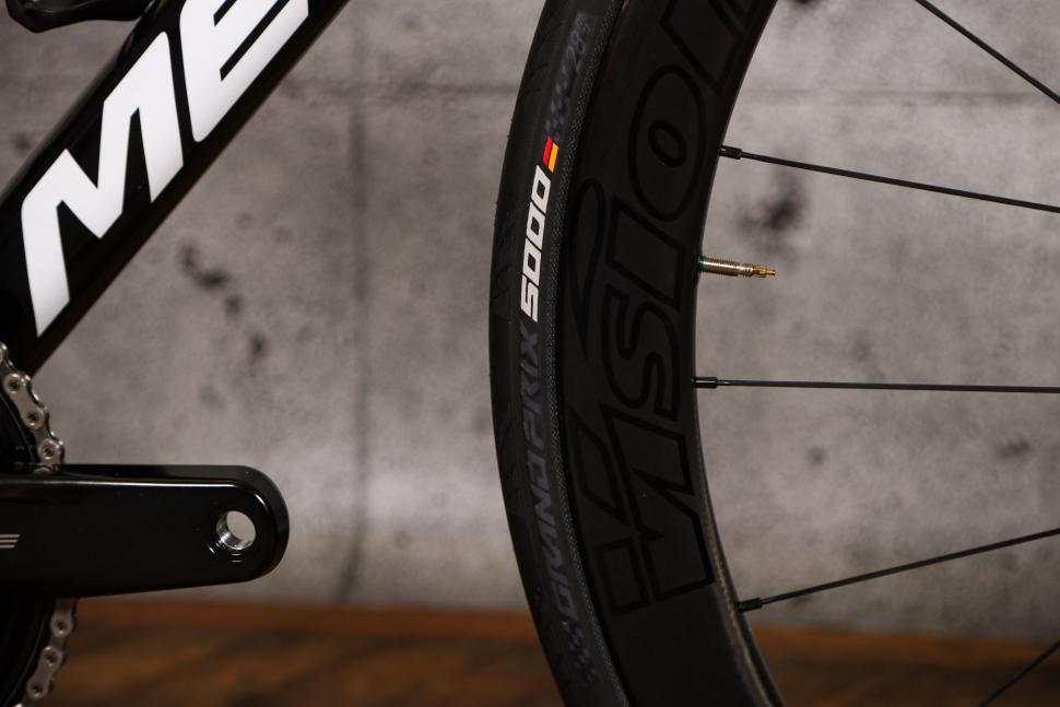 2022 Merida Scultura Team - tyre.jpg
