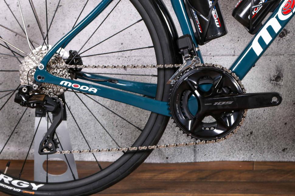 2022 Moda Molto Gravel Shimano 105 Di2 - drivetrain.jpg