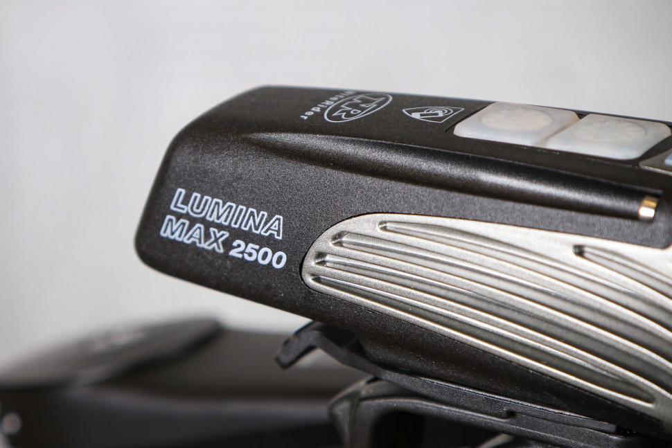 2022 Niterider Lumina Max 2500 - detail.jpg