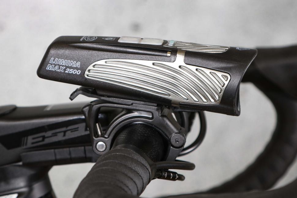 2022 Niterider Lumina Max 2500 - side.jpg
