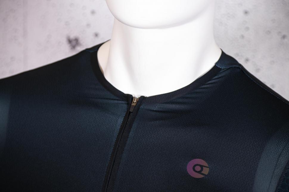 2022 Nopinz Souplesse SS Jersey - collar.jpg