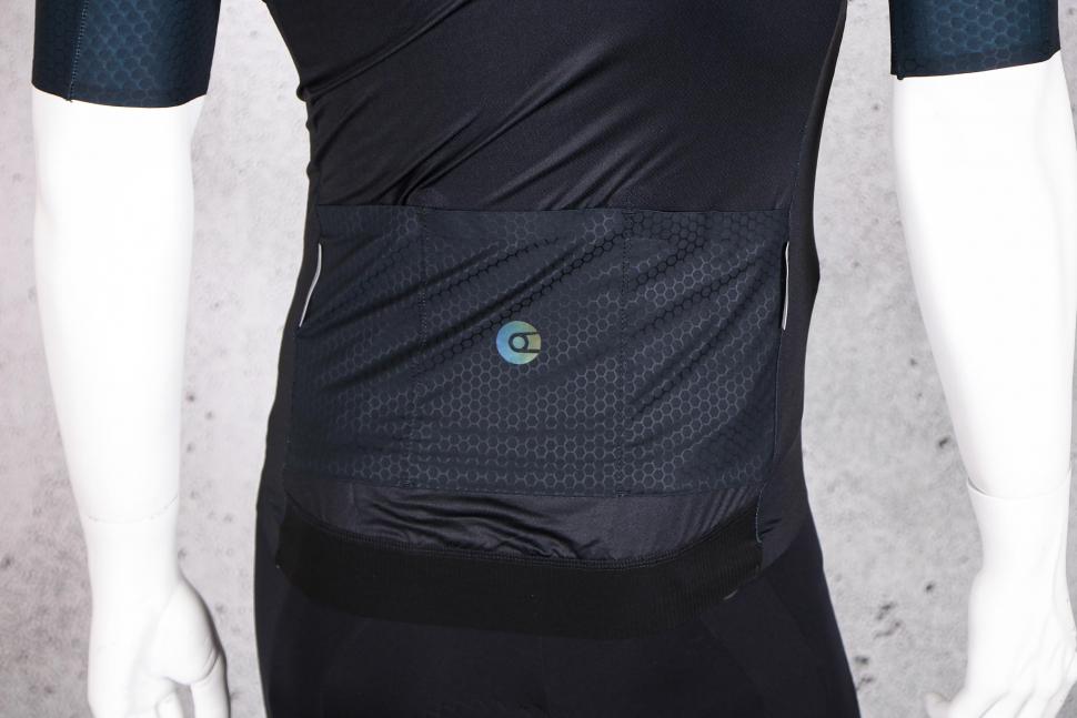 2022 Nopinz Souplesse SS Jersey - pockets.jpg